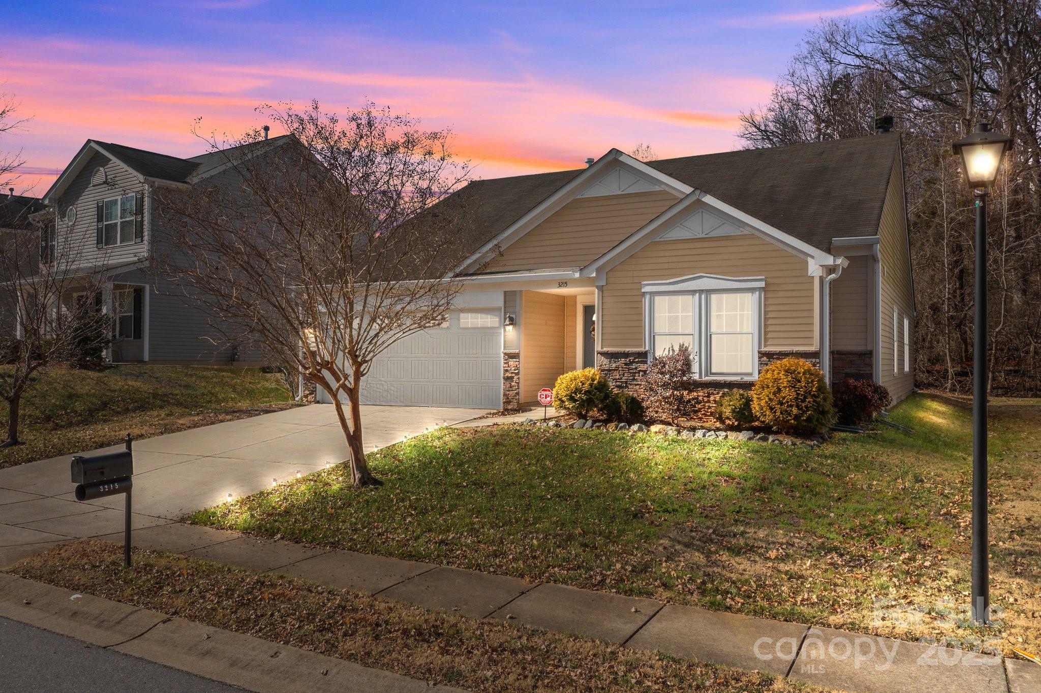 Property Photo: 3215 Osceola Lane NC 28269