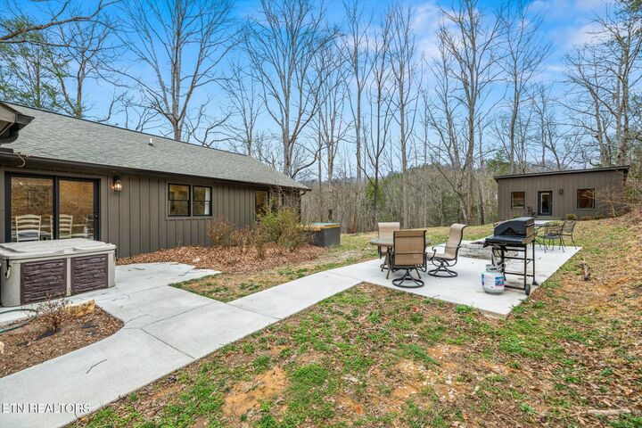 Property Photo:  306 Glades Rd  TN 37738 