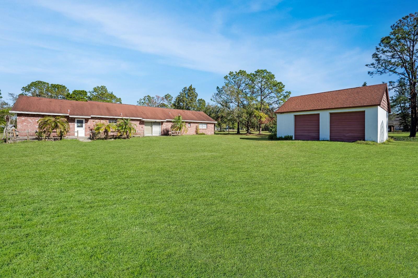 Property Photo: 10813 Dixon Drive FL 33579