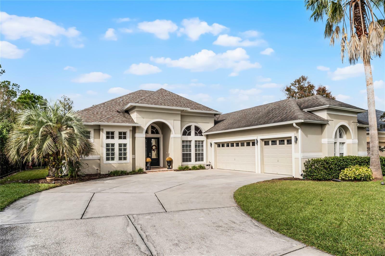 Property Photo:  653 Broadoak Loop  FL 32771 