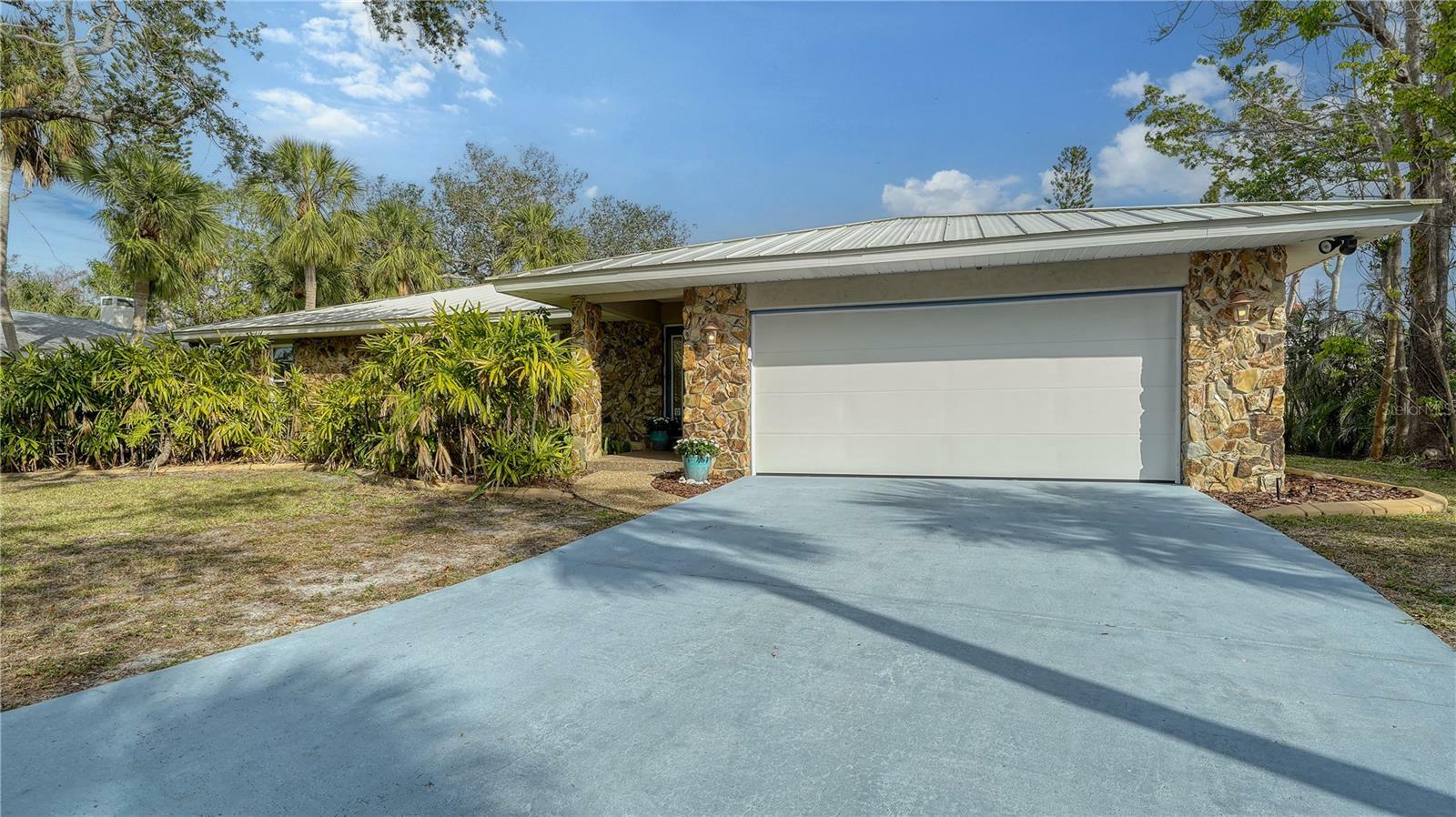 Property Photo:  5159 Oakmont Place  FL 34242 