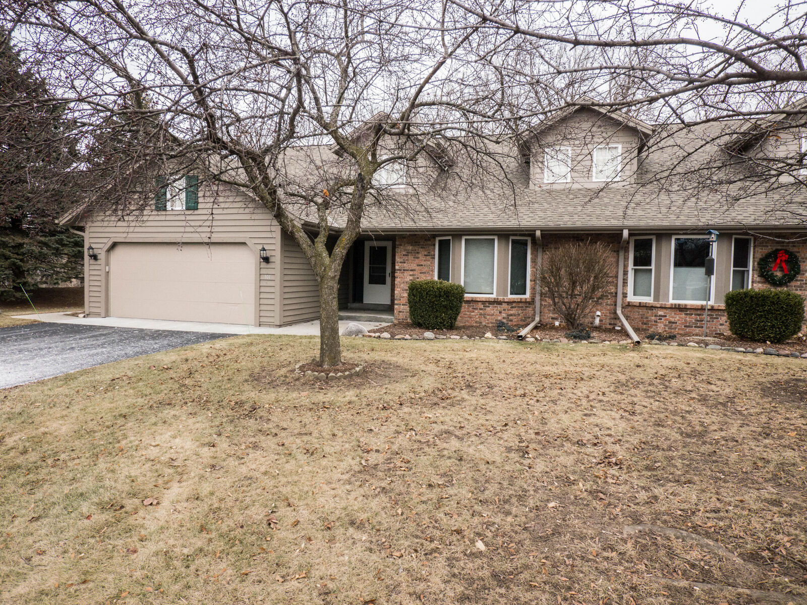 Property Photo: 101 Deer Ridge Dr WI 53095