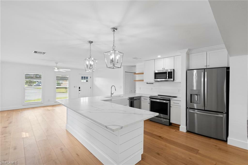 Property Photo: 11 Knights Bridge Rd FL 34112