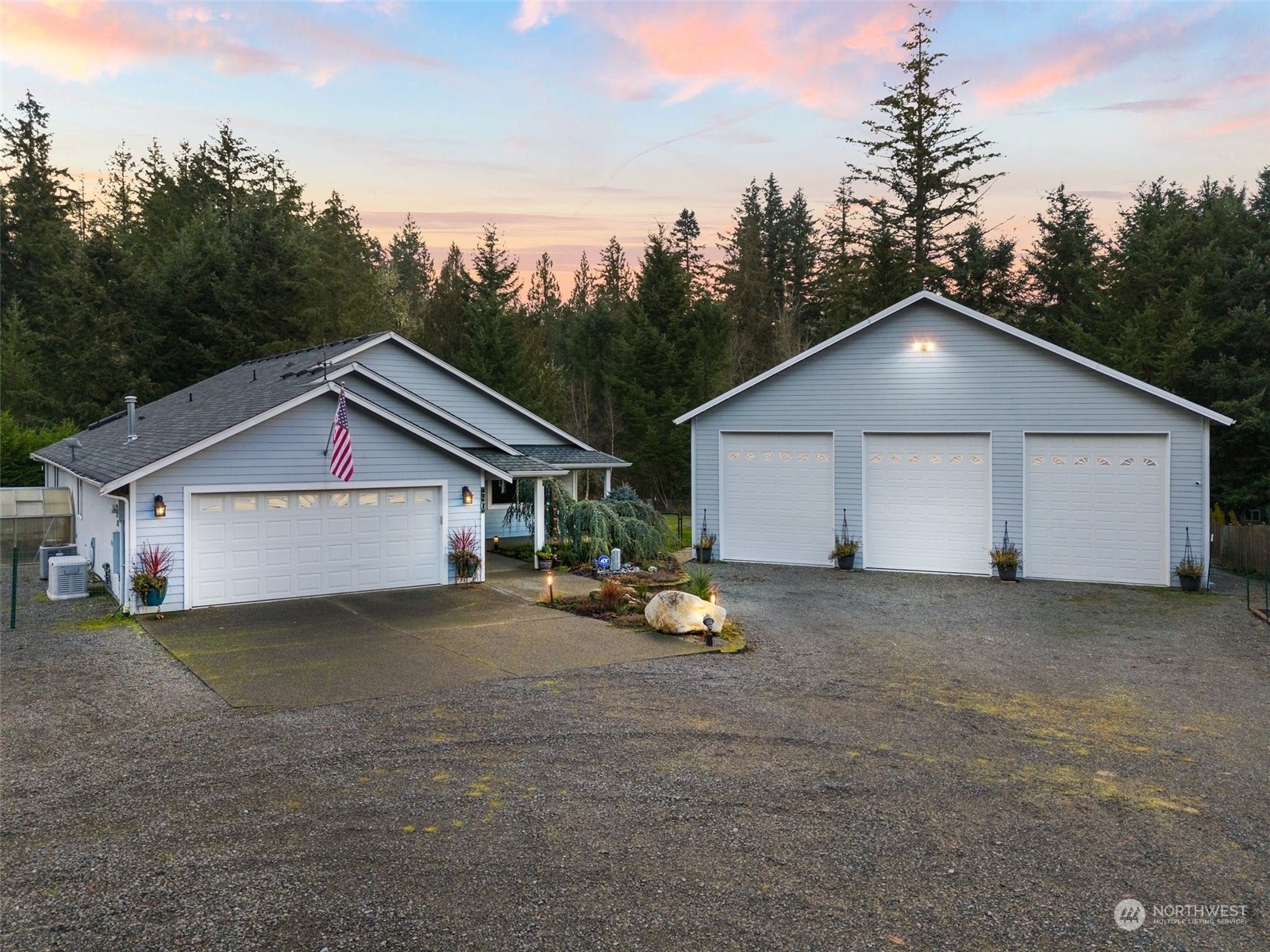 Property Photo:  17116  Vail Loop SE  WA 98576 