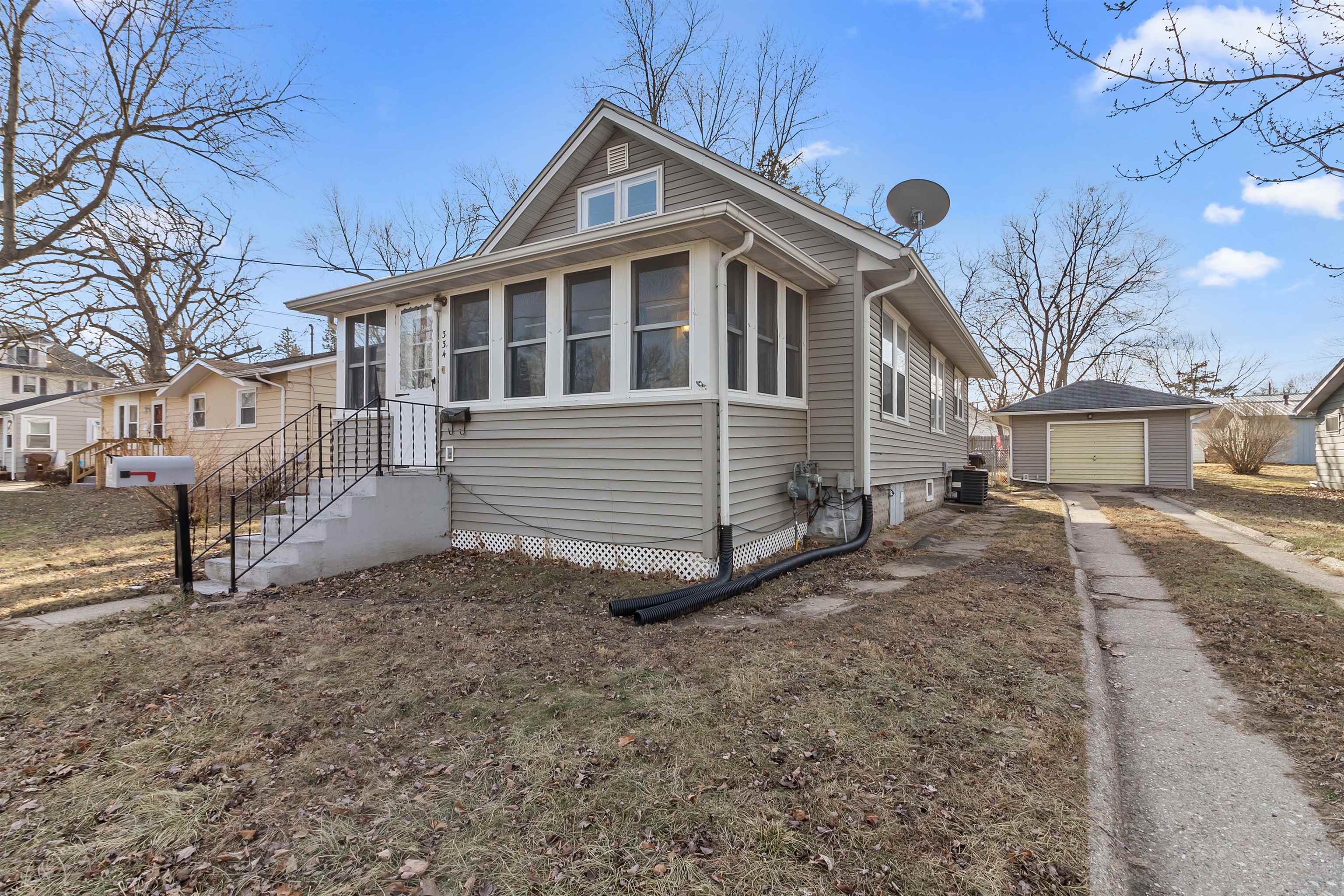 Property Photo:  334 Perry Avenue  IL 61080 