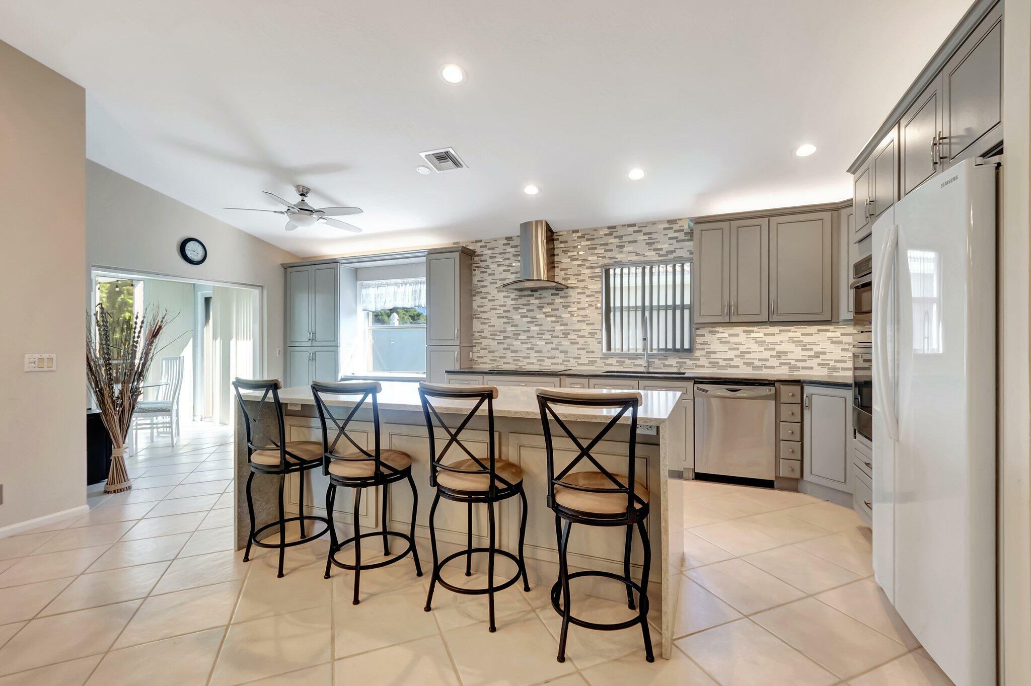 Property Photo: 6761 Sun River Road FL 33437