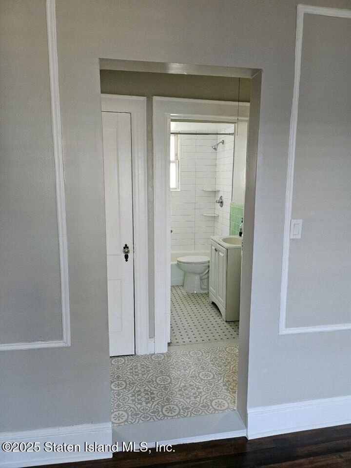 Property Photo:  90 Oxford Place 2C  NY 10301 