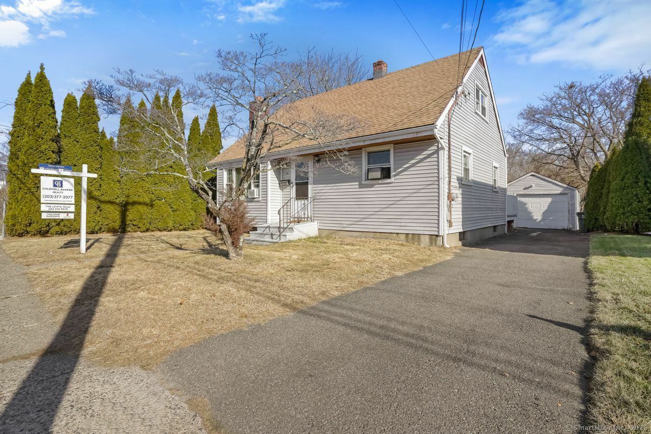 Property Photo:  570 Amsterdam Avenue  CT 06606 