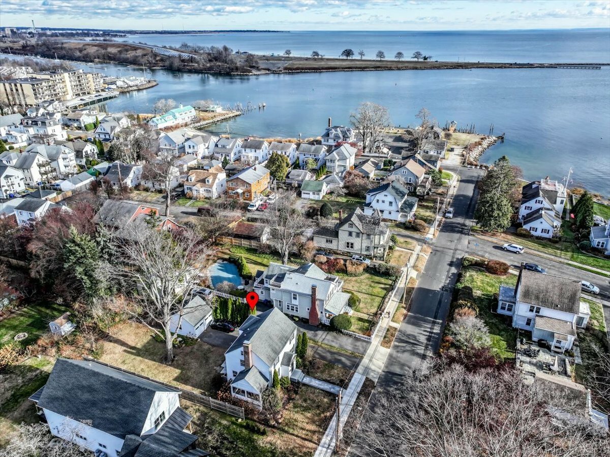 Property Photo:  98 Beacon Street  CT 06605 