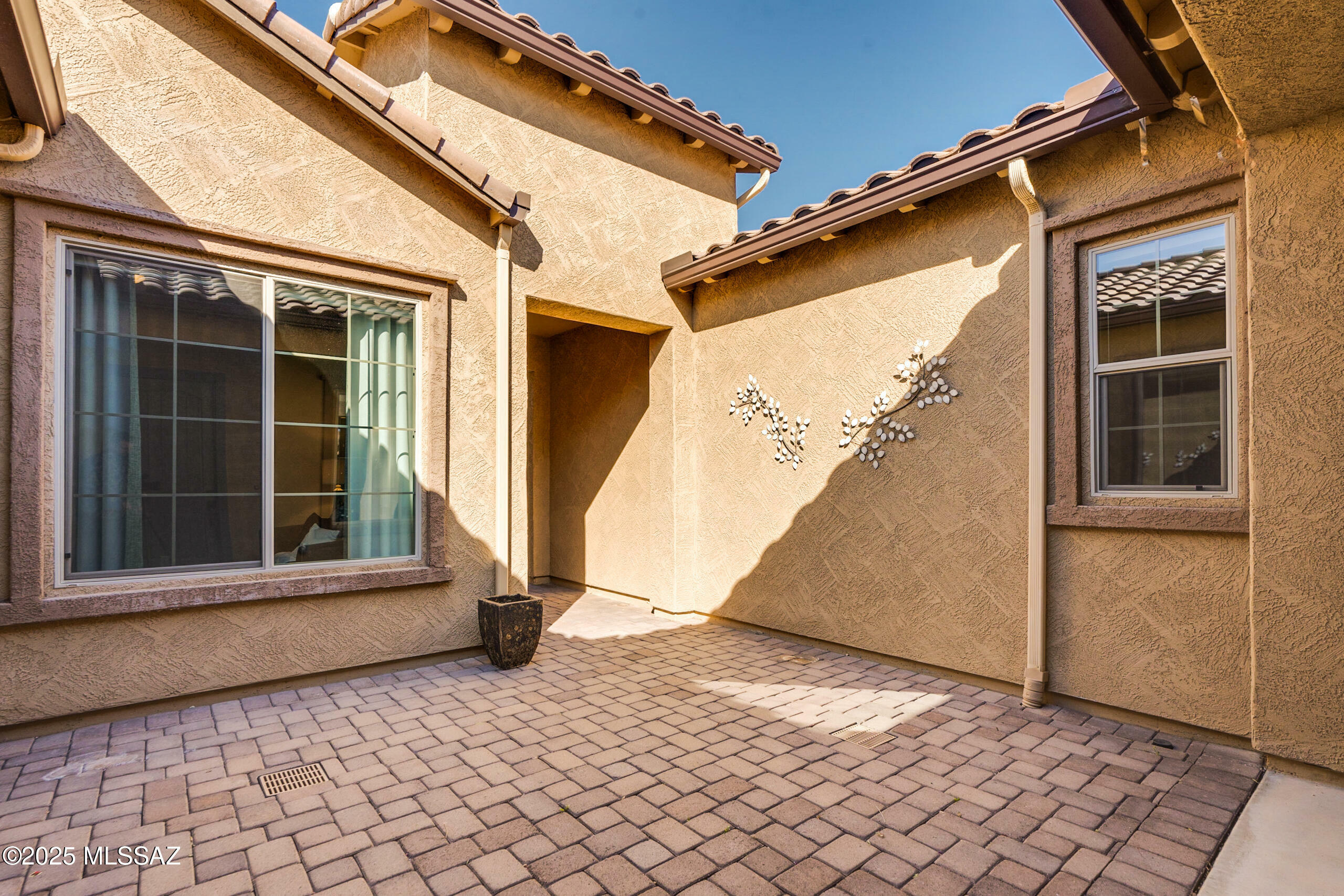 Property Photo:  11812 N Raphael Way  AZ 85742 