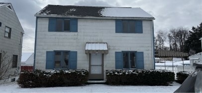 Property Photo:  624 Constitution Cir  PA 15025 