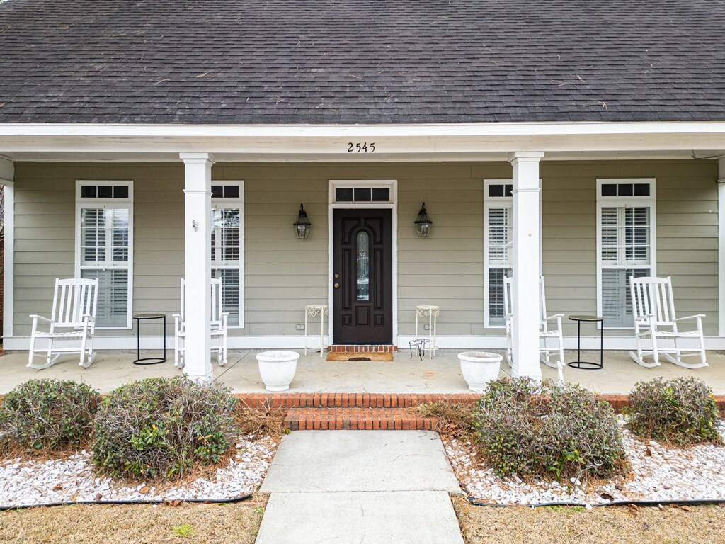 Property Photo:  2545 Bascom Dr  GA 31707 