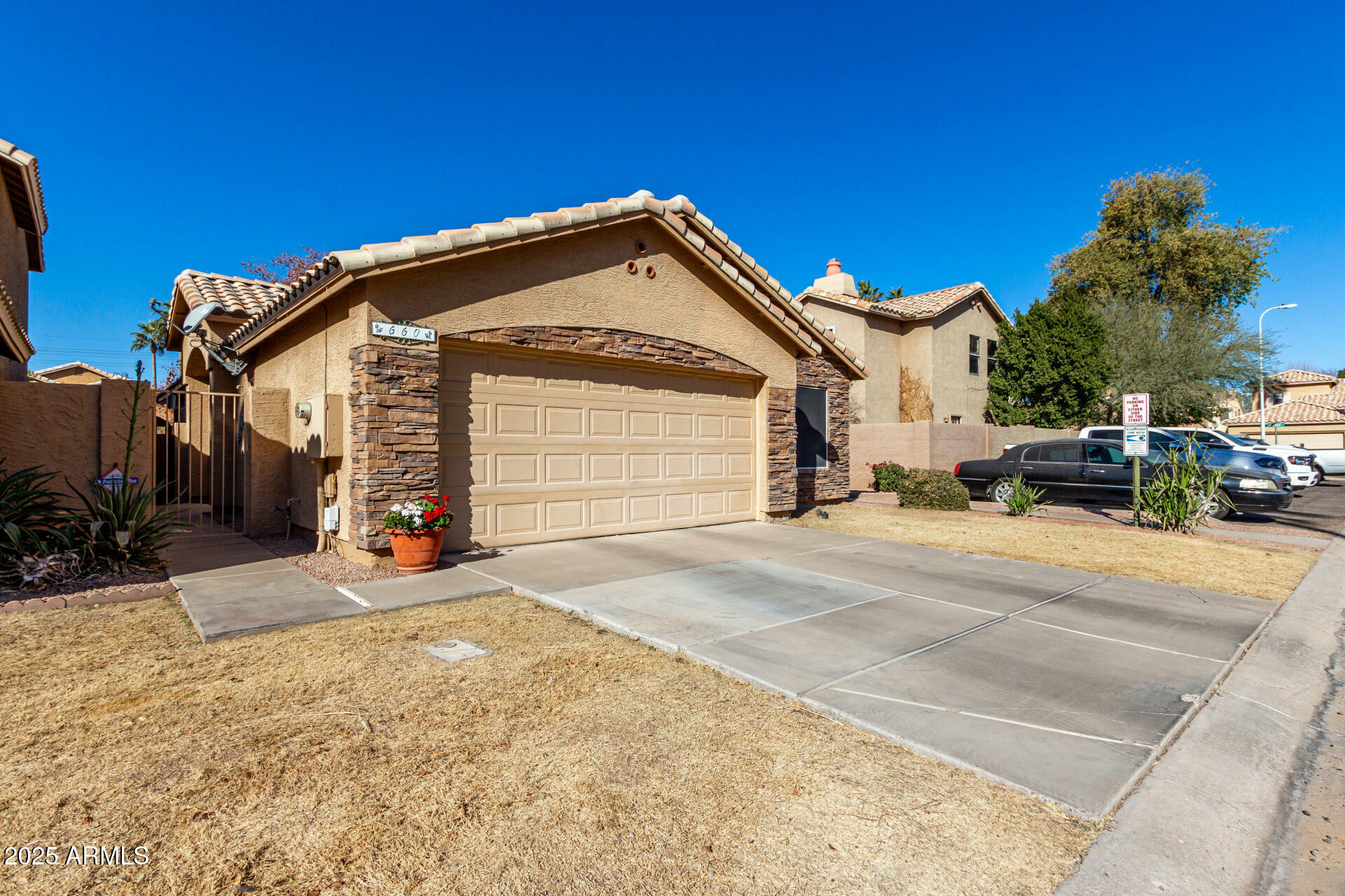 Property Photo:  660 N Maple Street  AZ 85226 