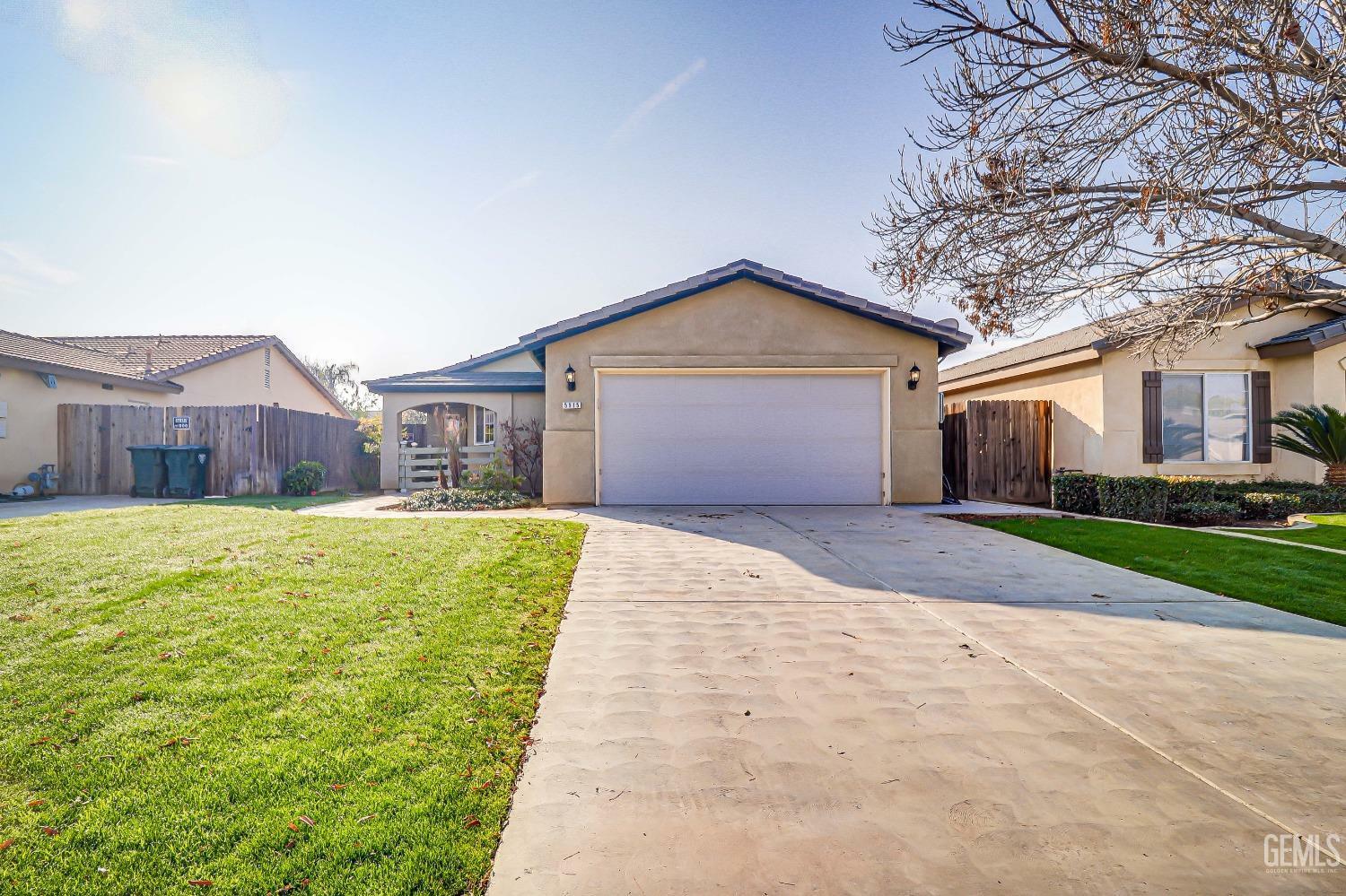 Property Photo:  5915 Asti Drive  CA 93308 