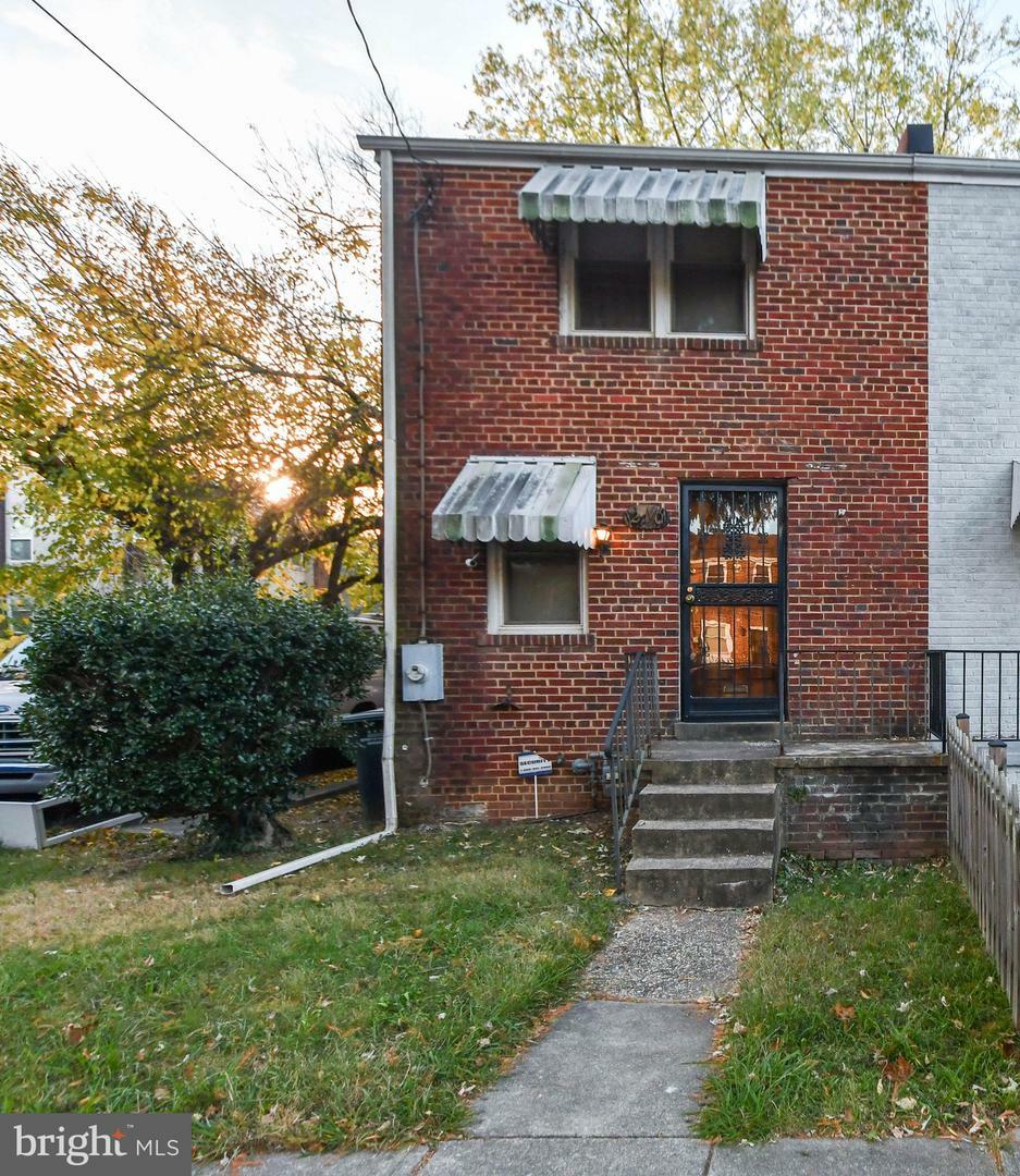 Property Photo:  210 62nd Street NE  DC 20019 