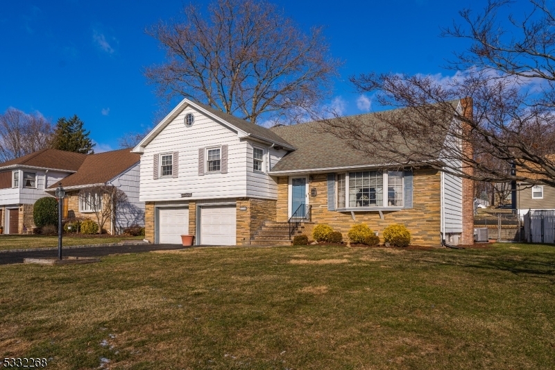 Property Photo:  650 Evergreen Pkwy  NJ 07083 