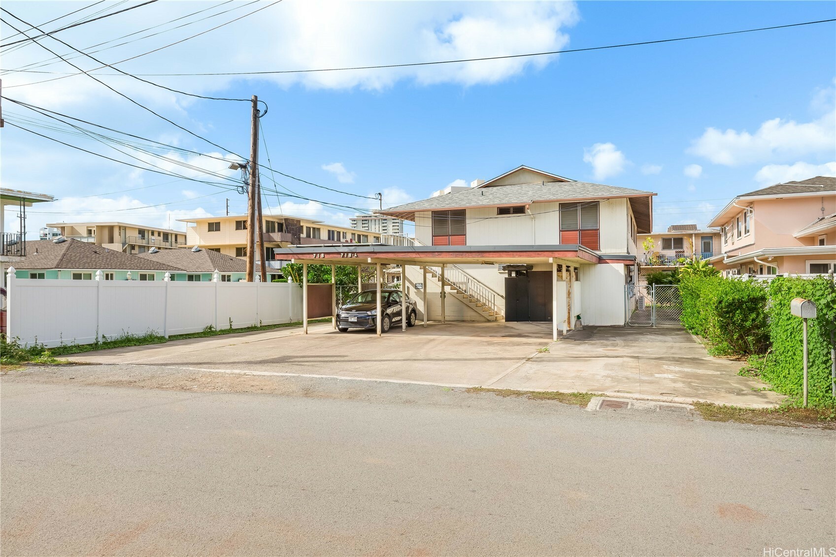 Property Photo: 718 Kaaloa Street HI 96826