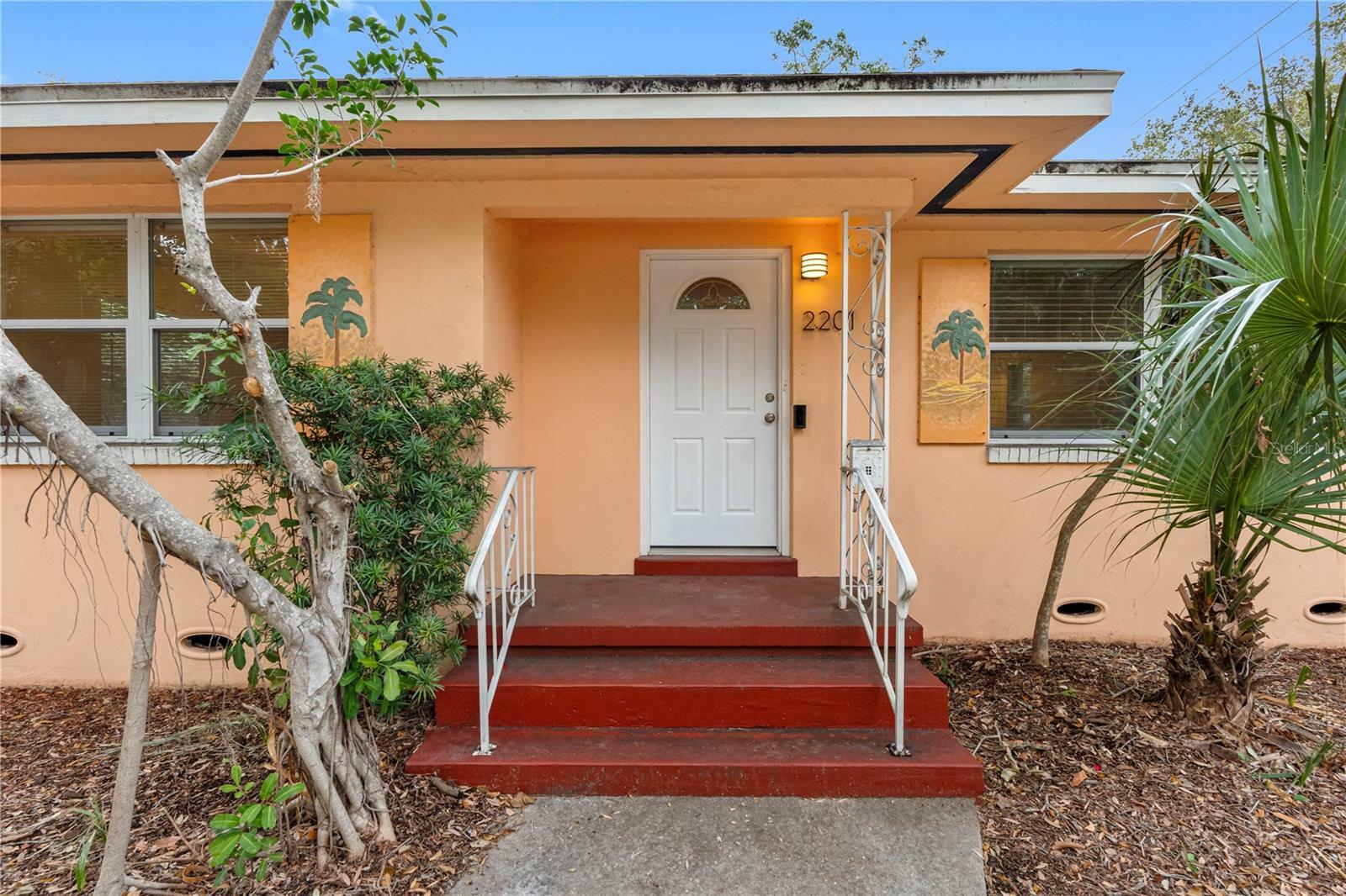 Property Photo: 2201 Park Street N FL 33710