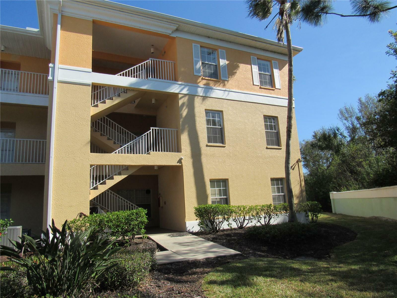 Property Photo:  2180 Heron Lake Drive K-208  FL 33983 