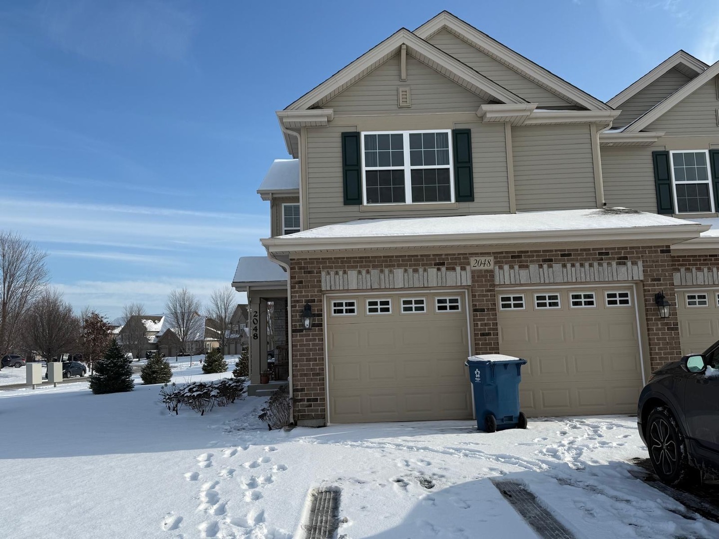 Property Photo:  2048 Canyon Creek Court  IL 60503 