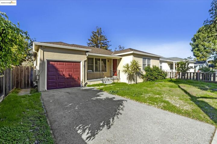 Property Photo: 827 Chestnut St CA 94063