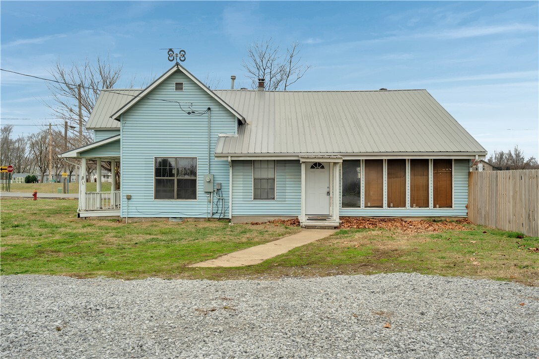 Property Photo:  904 Main Street  AR 72734 