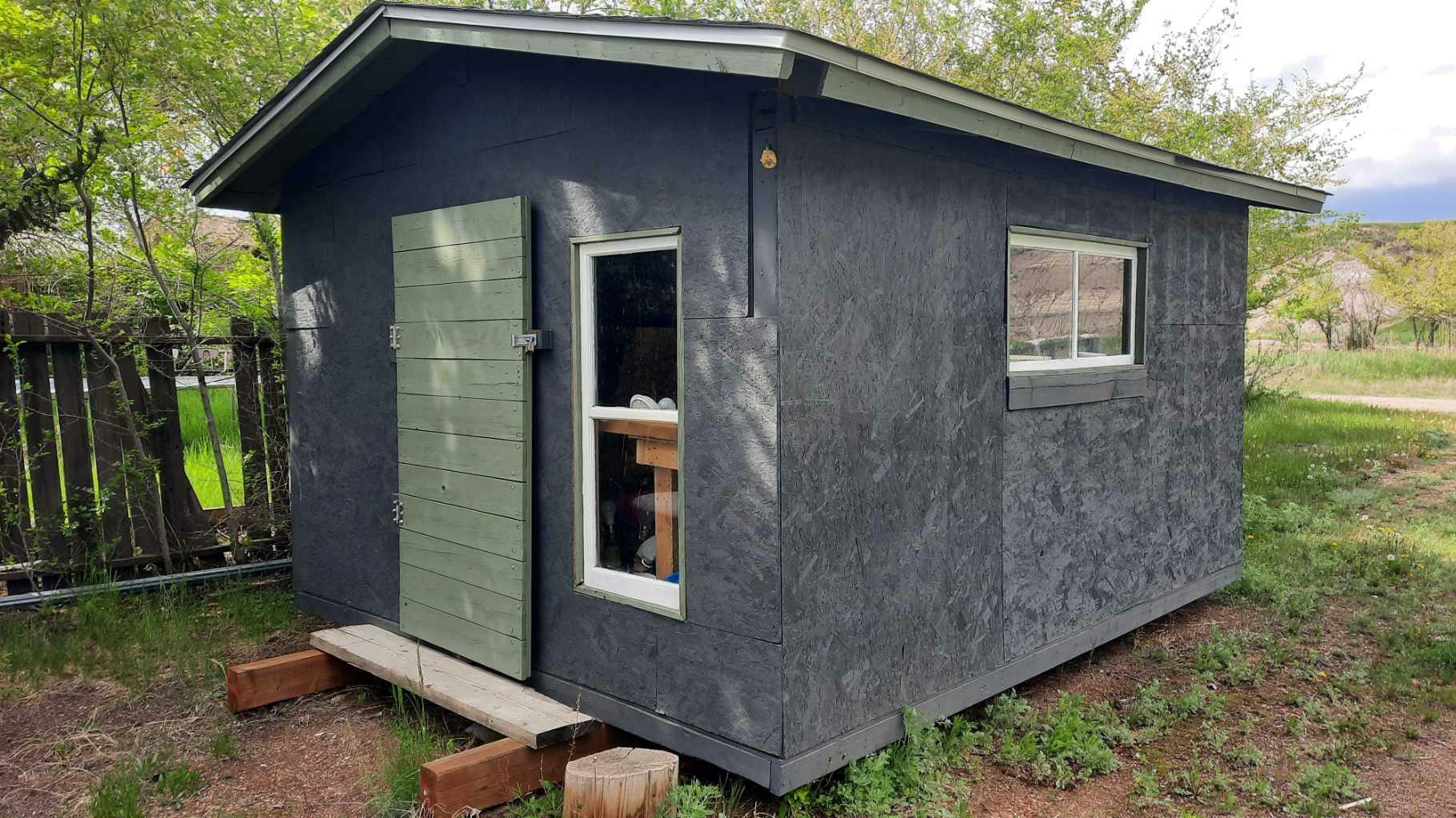 Property Photo:  304 7 Avenue SW  AB T0J 0Y6 