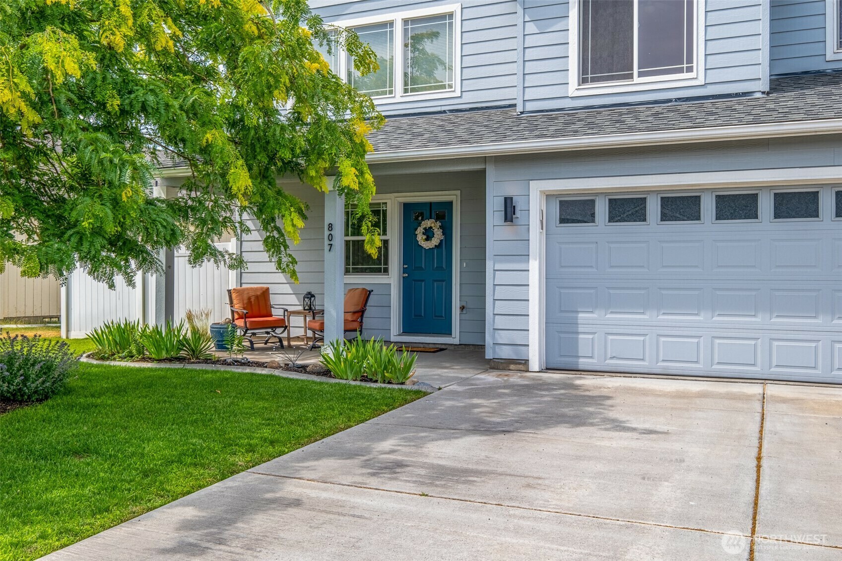 Property Photo:  807  5th Avenue NE  WA 98823 