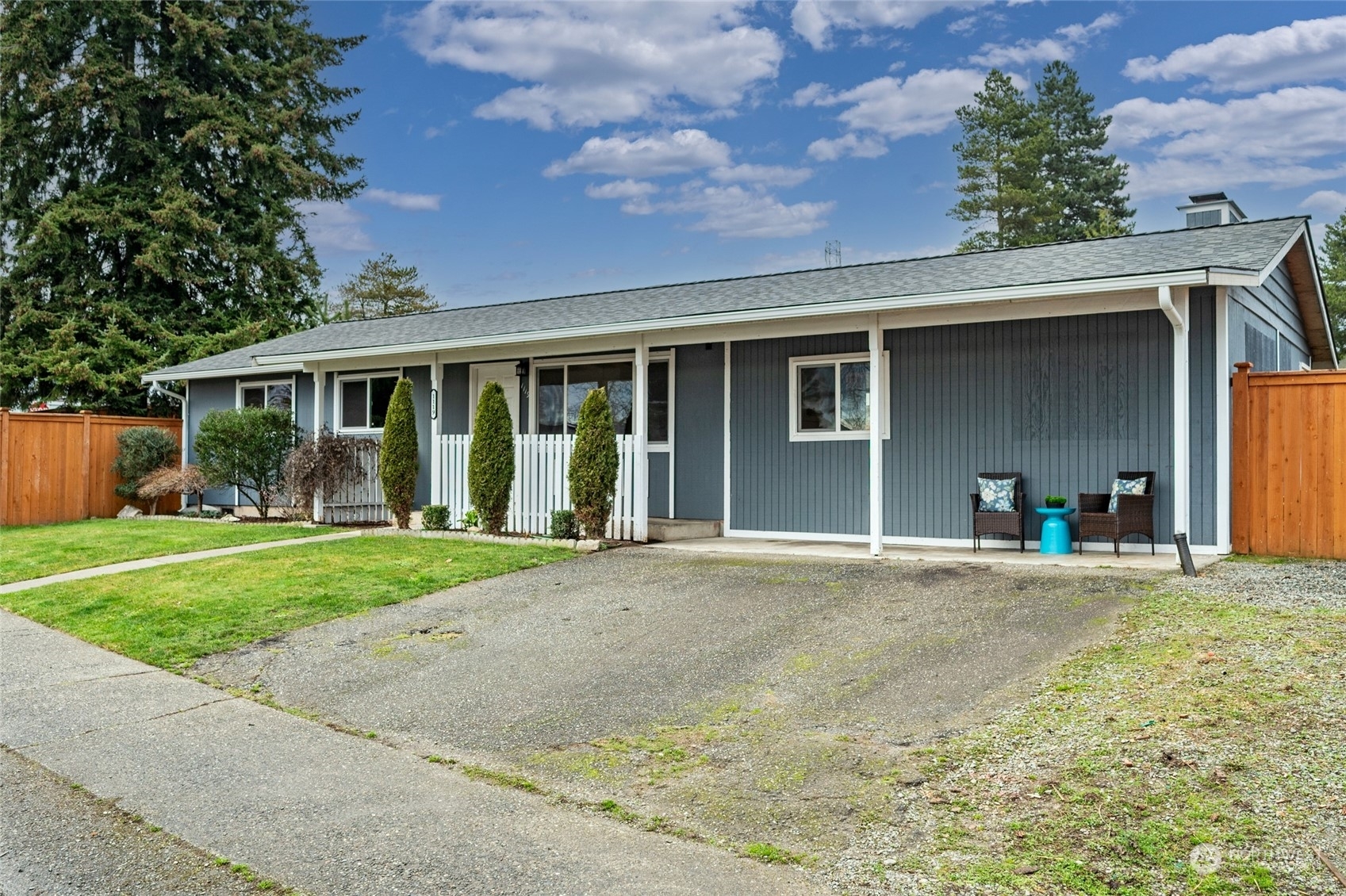 Property Photo:  1119  87th Avenue NE  WA 98258 