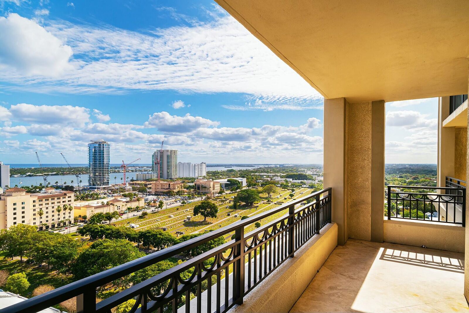 Property Photo:  550 Okeechobee Boulevard 1801  FL 33401 