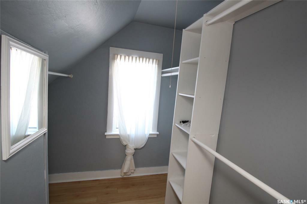 Property Photo:  227 M Avenue N  SK S7L 2S2 