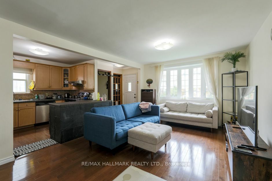 Property Photo:  107 Elmhurst Ave  ON M2N 1R7 