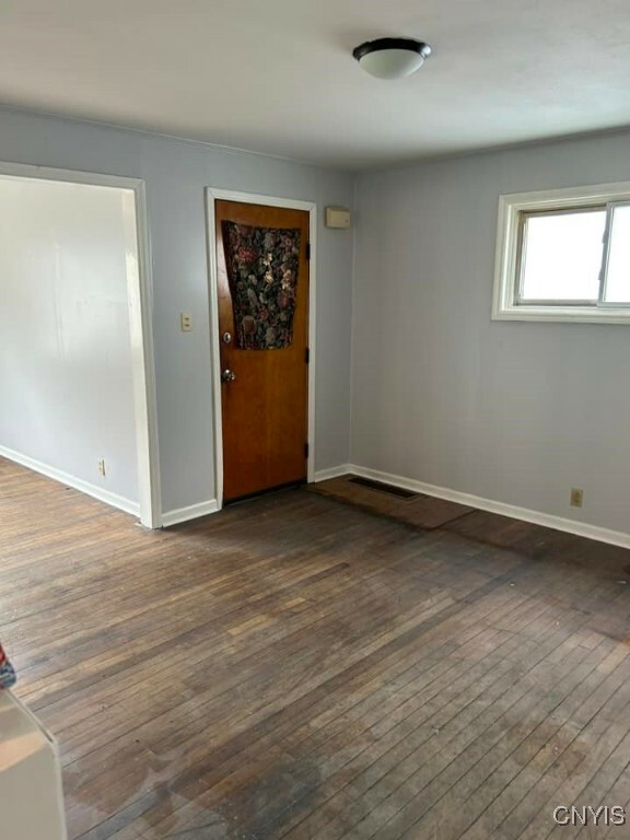 Property Photo:  140 Vann Street  NY 13206 