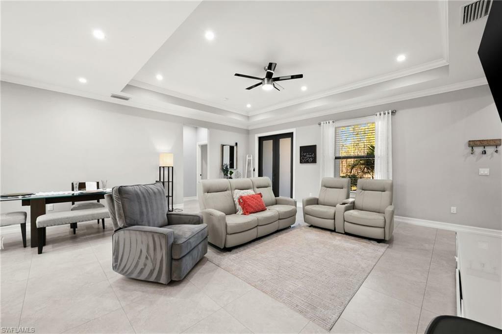 Property Photo: 4438 6th Ave NE FL 34120