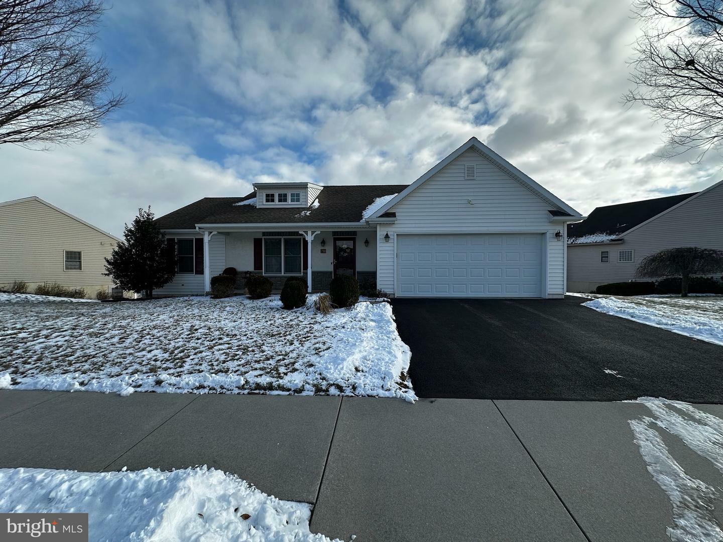 Property Photo:  758 Heather Ridge  PA 17545 