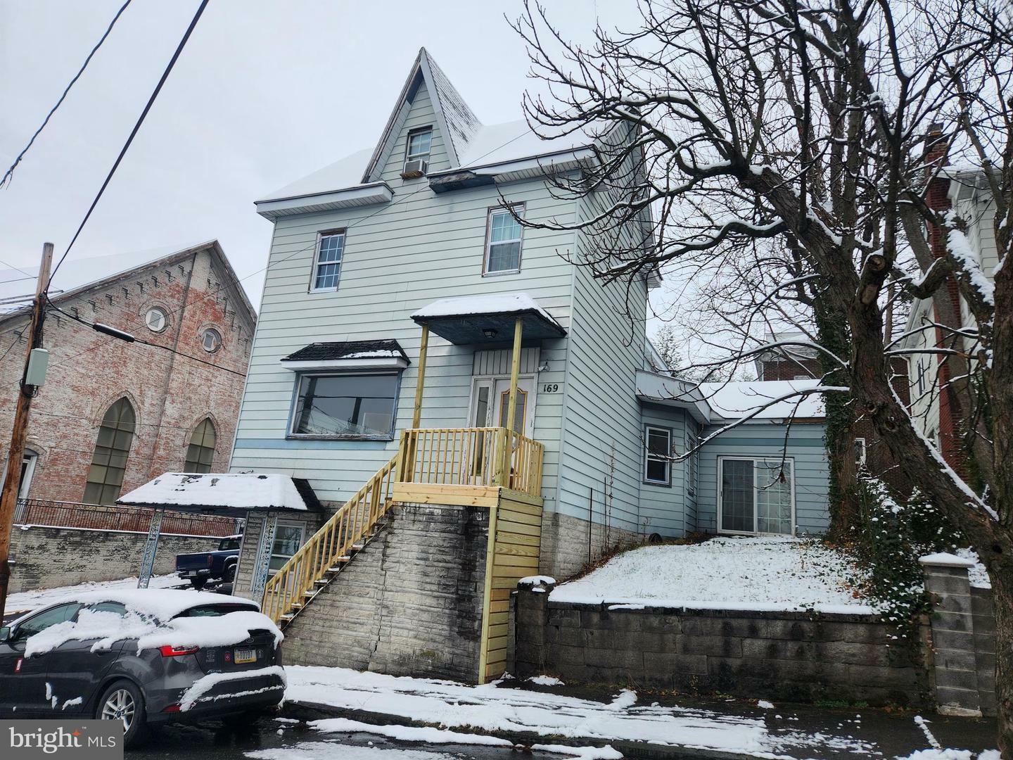 Property Photo:  169 N Grant Street  PA 17872 