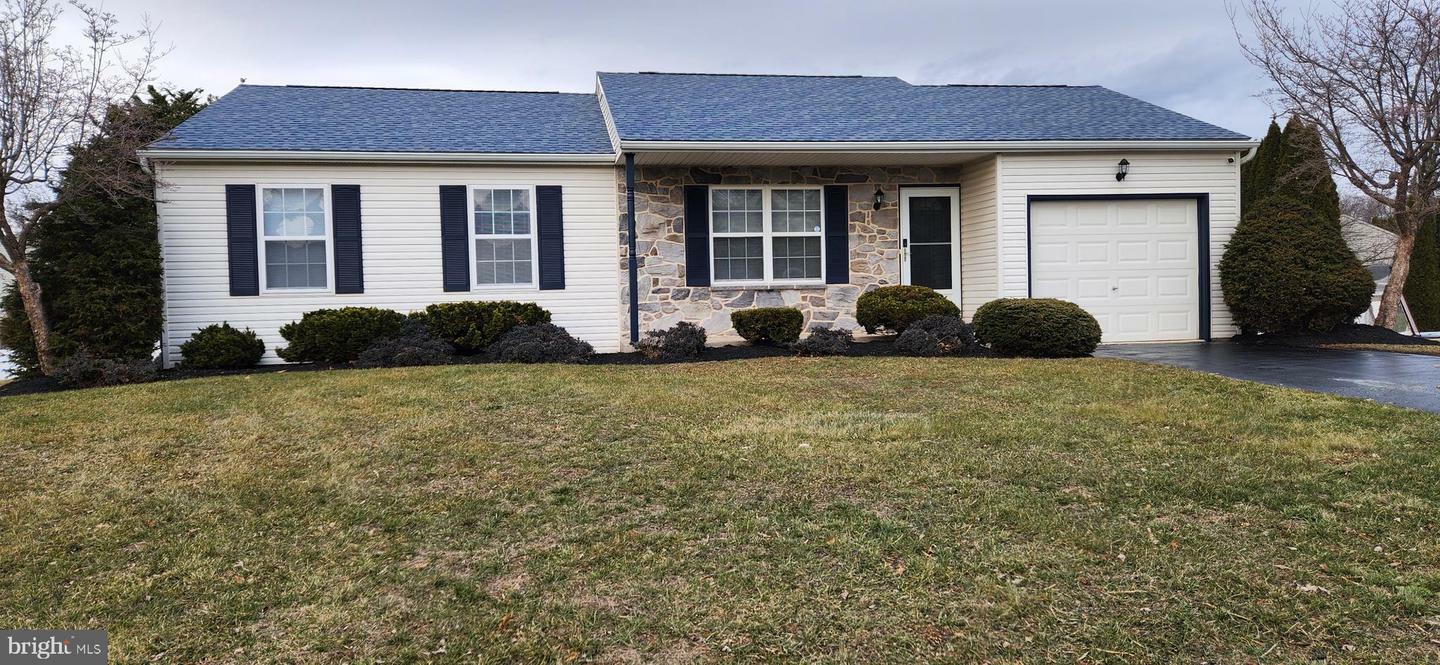 Property Photo:  6 Fawnwood Drive  PA 17046 