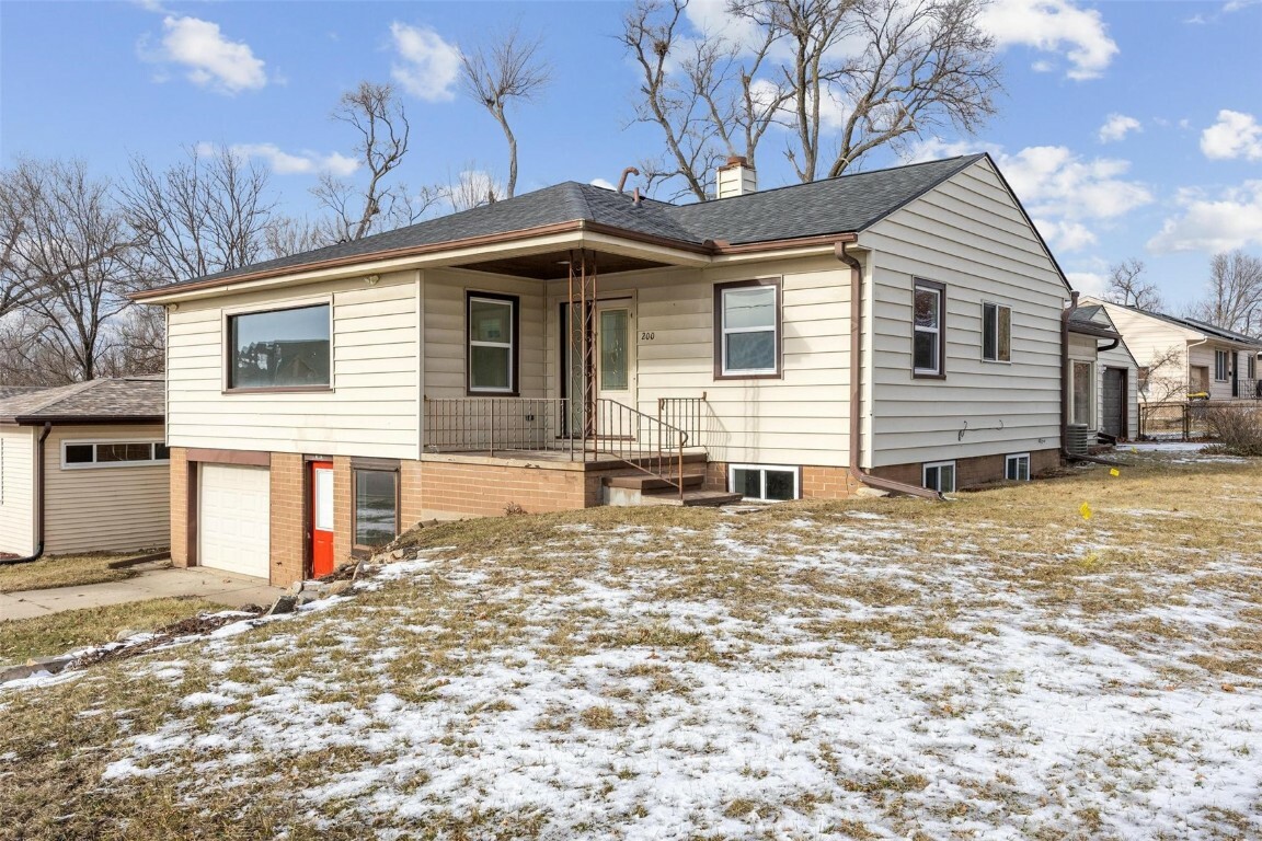 Property Photo:  200 Blairs Ferry  IA 52233 