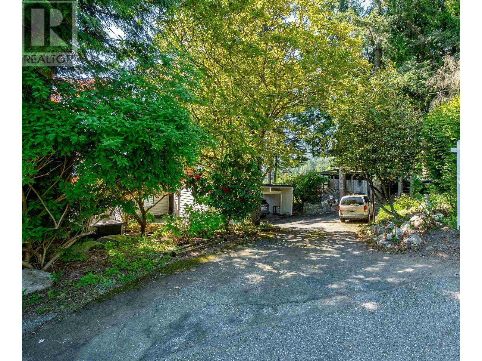 Property Photo: 2664 Rosebery Avenue BC V7V 3A2