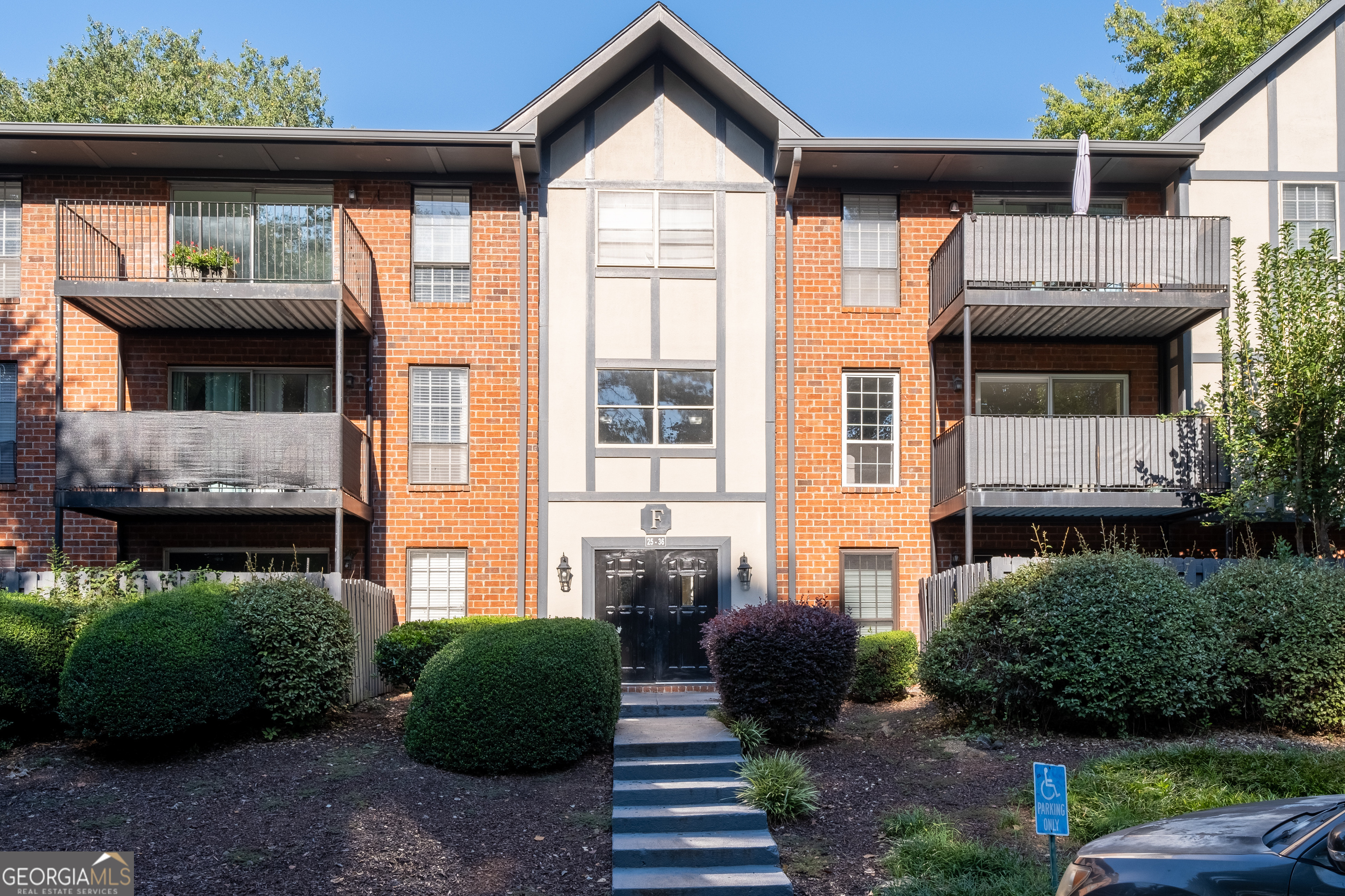 Property Photo: 6851 Roswell Road F35 GA 30328