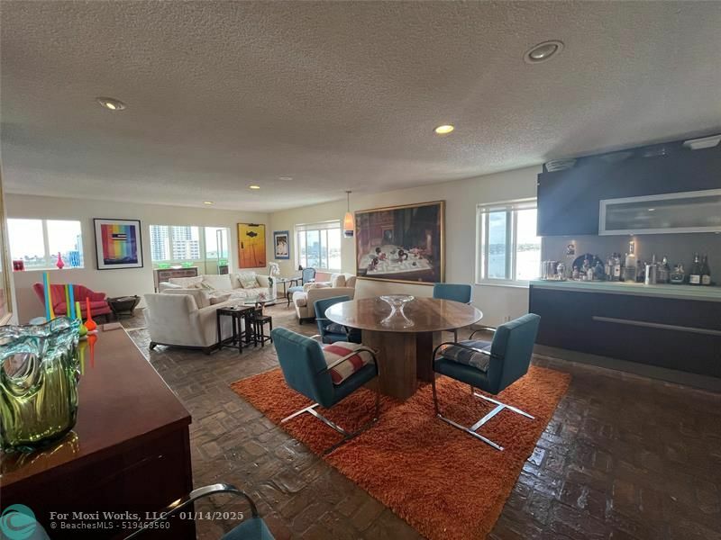 Property Photo:  320 S Surf Rd Penthouse  FL 33019 