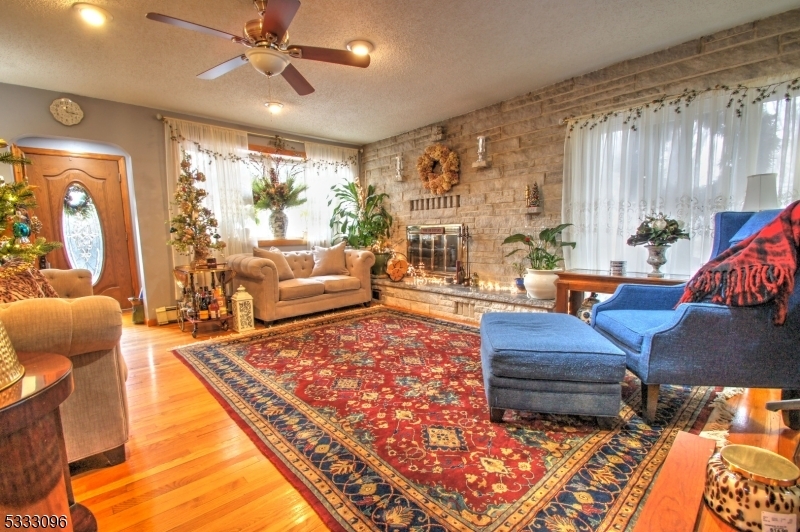 Property Photo:  15 Wagner Ave  NJ 07057 