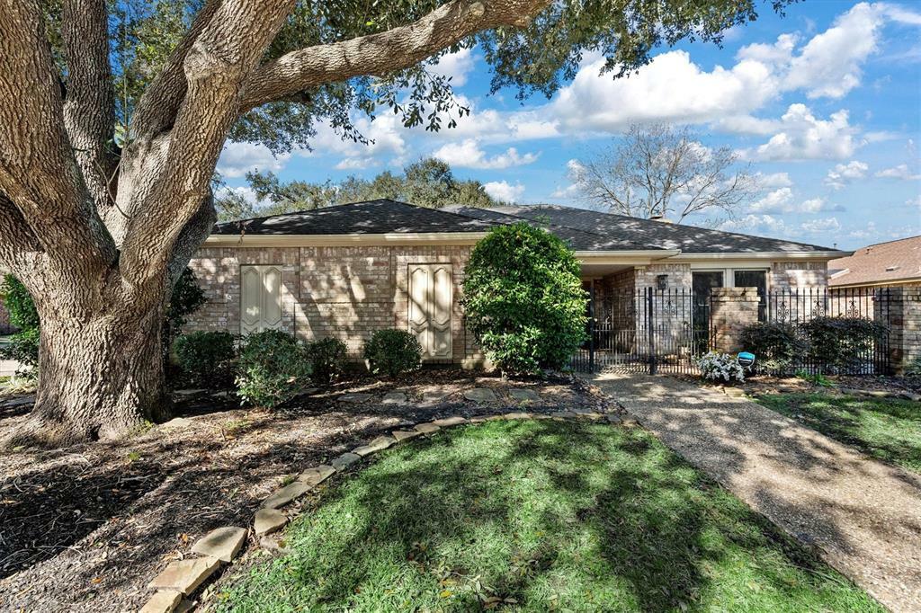 Property Photo:  6630 Preston Trail Drive  TX 77069 