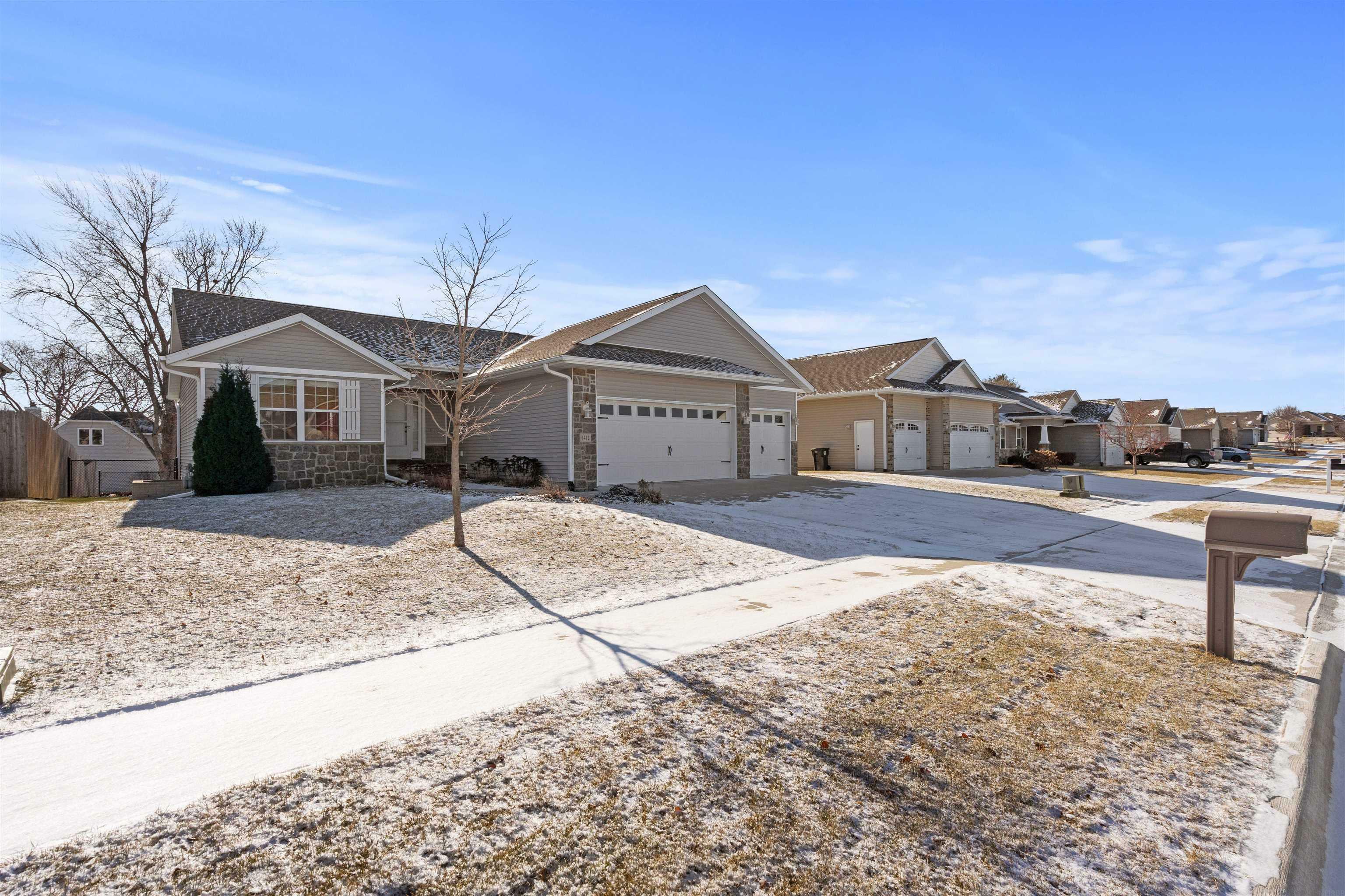 Property Photo:  1412 Algonquin Drive  IA 50613 