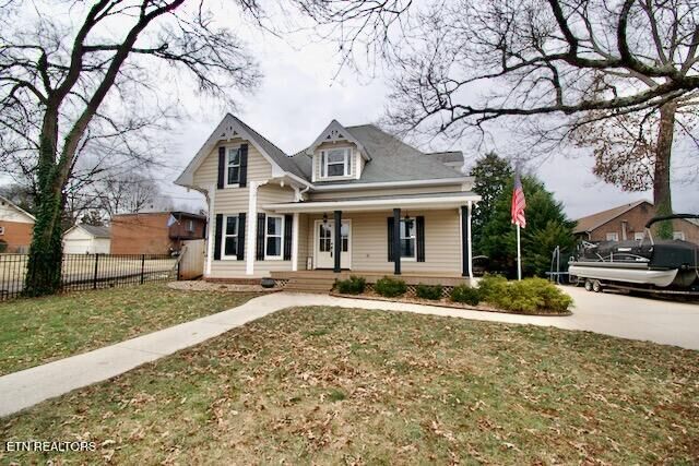 Property Photo: 143 S Magnolia St TN 37803