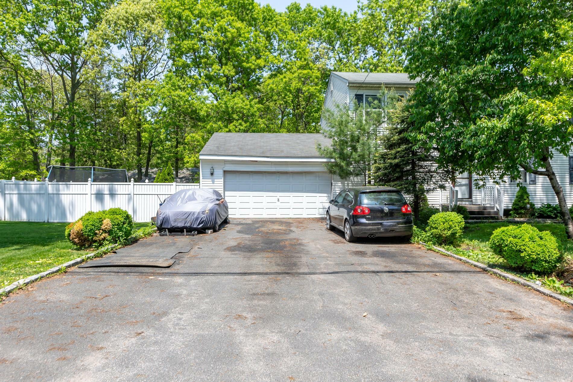 Property Photo:  115 Norfleet Lane  NY 11727 