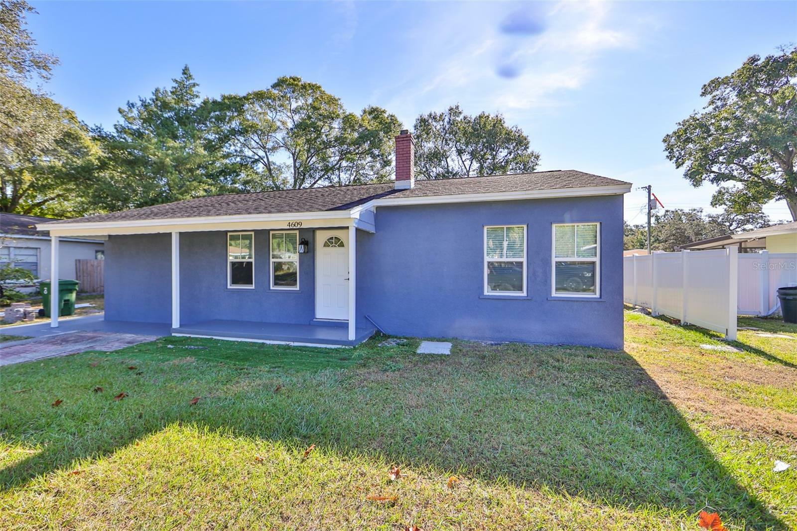 Property Photo:  4609 Fairway Drive  FL 33603 