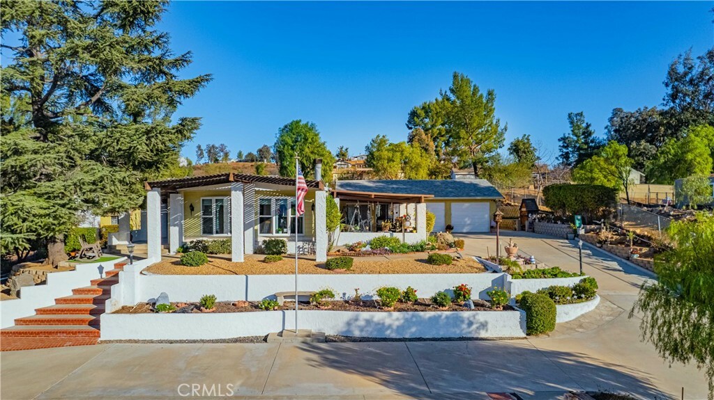 Property Photo:  33540 The Farm Rd  CA 92595 