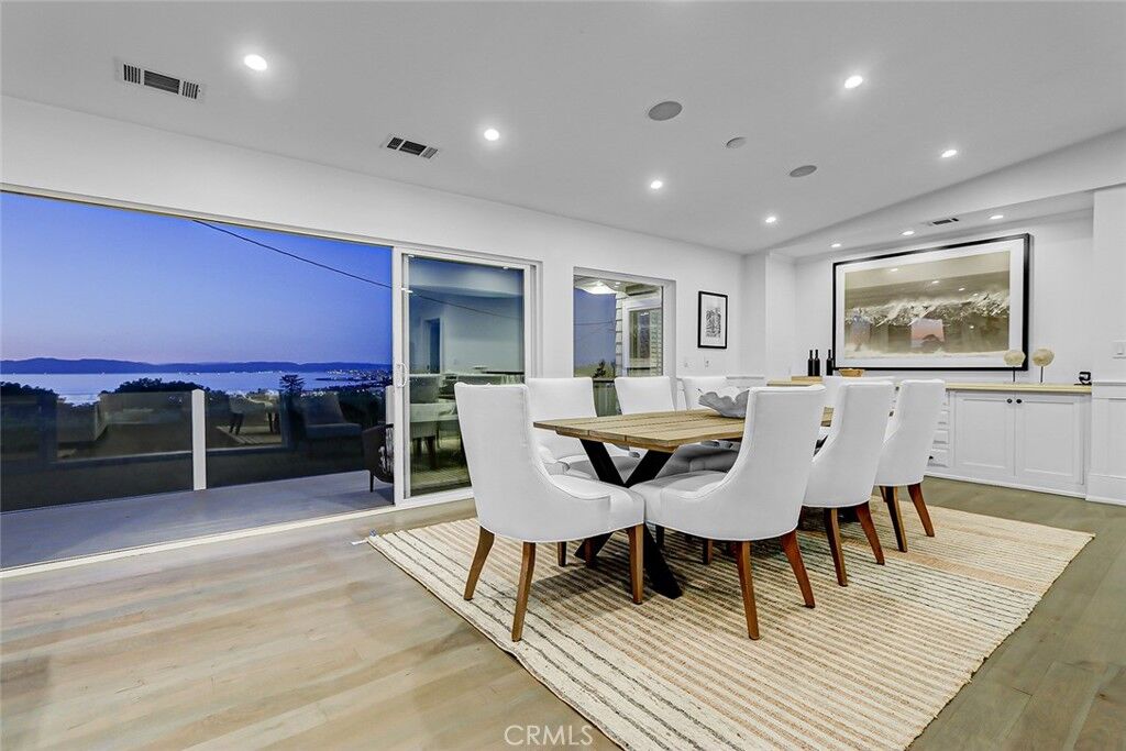 Property Photo:  405 Via La Selva  CA 90277 