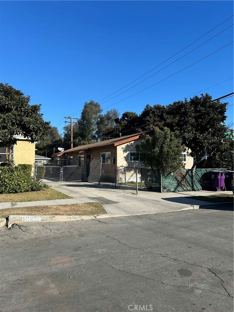 Property Photo:  1233 W 33rd St  CA 90810 